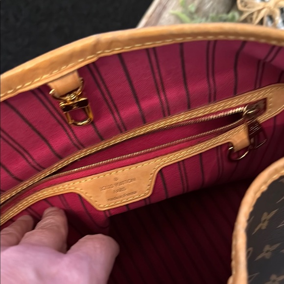 π― Authentic Louis Vuitton Delightful & Pivione Monogram Shoulder Bag - Picture 14 of 17